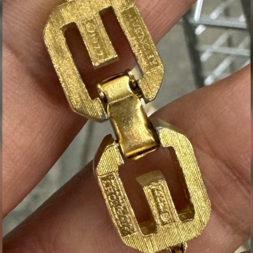 Givenchy New York 1977 Vintage Faux Pearl Necklace - Picture 2 of 10